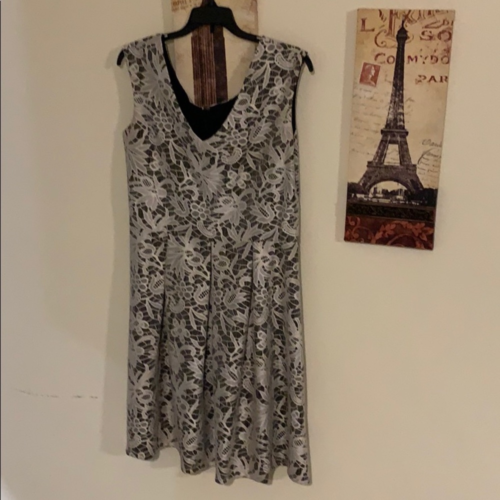 Tiana b dress